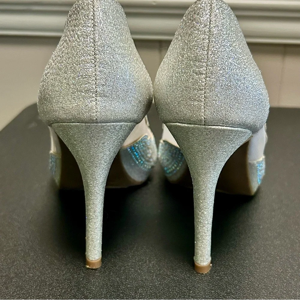 Hot Tomato Sz 7 Silver Glitter High Heels EUC - Picture 4 of 12